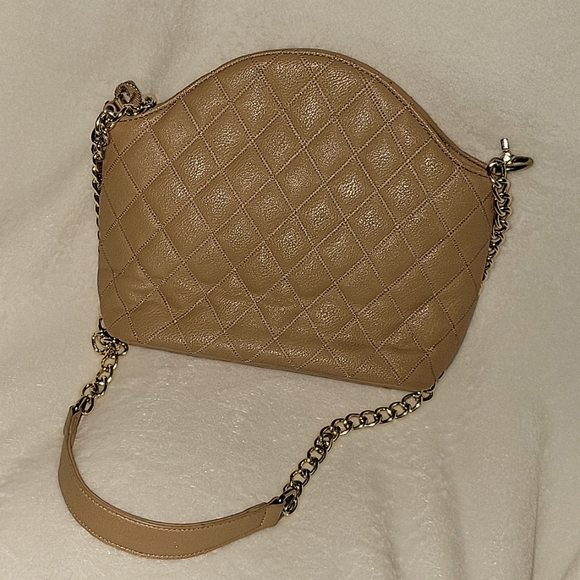 Tan Purse w/zipper - Picture 2 of 3